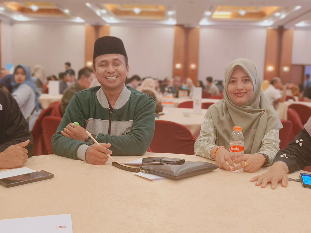 雷德托普酒店主图