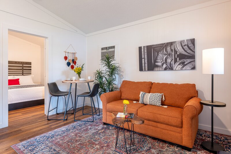 在Sledd Creek的湖房旅店主图