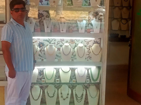 Crisane Gems & Jewellers-坎索里姆必去景点