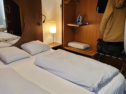 欧罗巴酒店主图