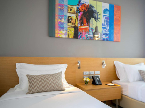 曼谷伊斯汀坦那市高尔夫度假村主图