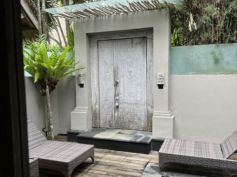 水明漾蓝色卡玛绿洲酒店主图