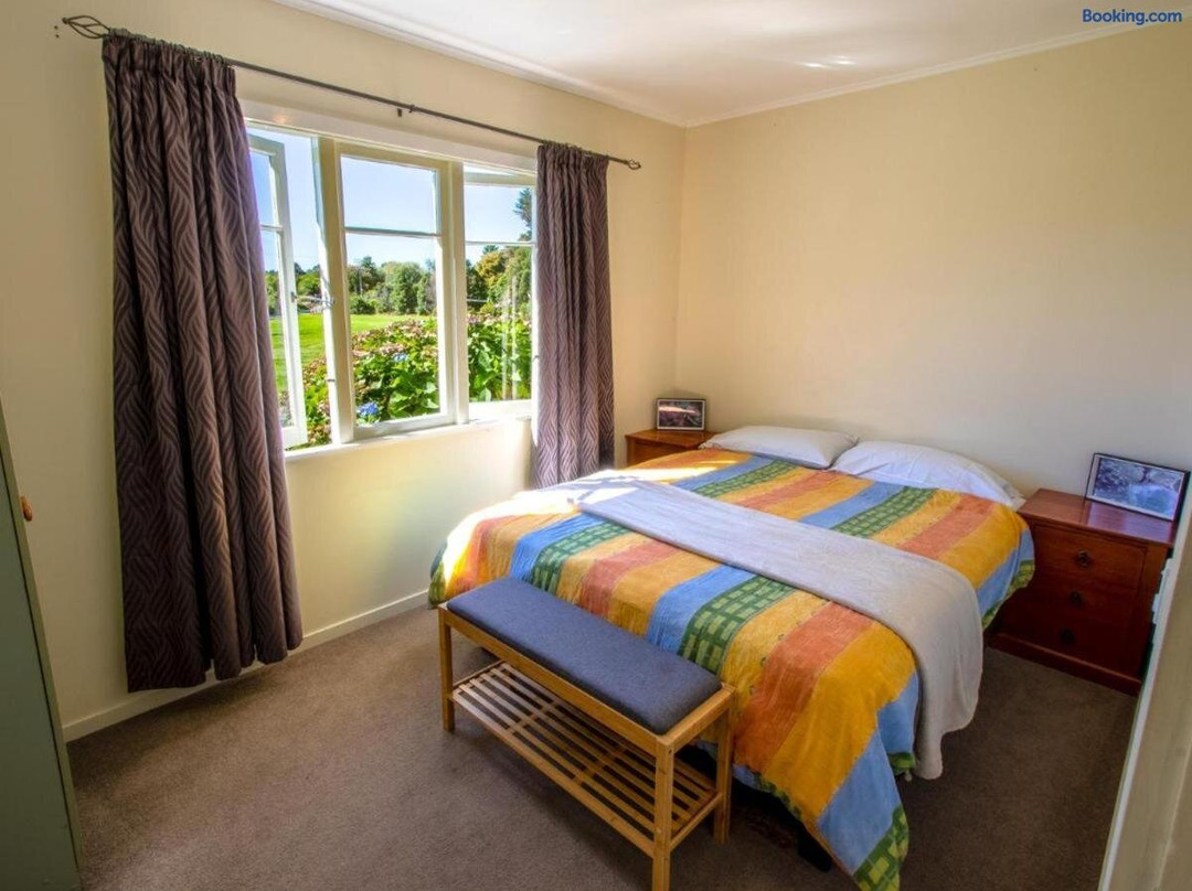 Marahau Riverside Cottages