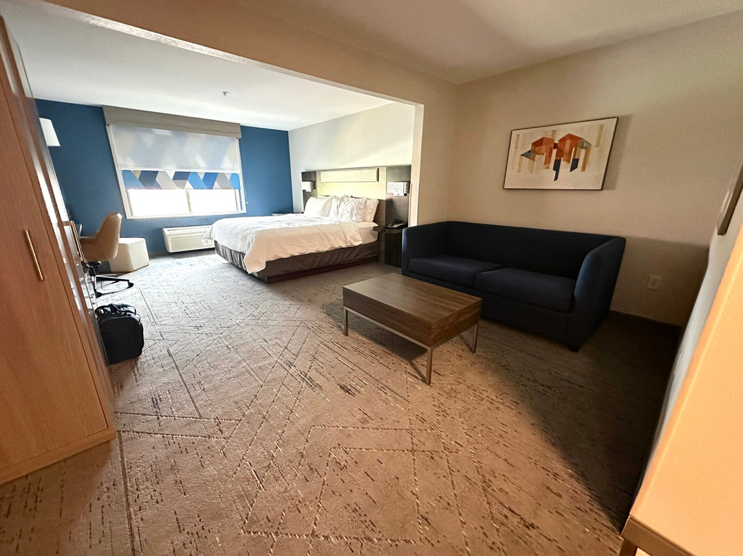 智选假日套房酒店芒特艾里 by IHG主图