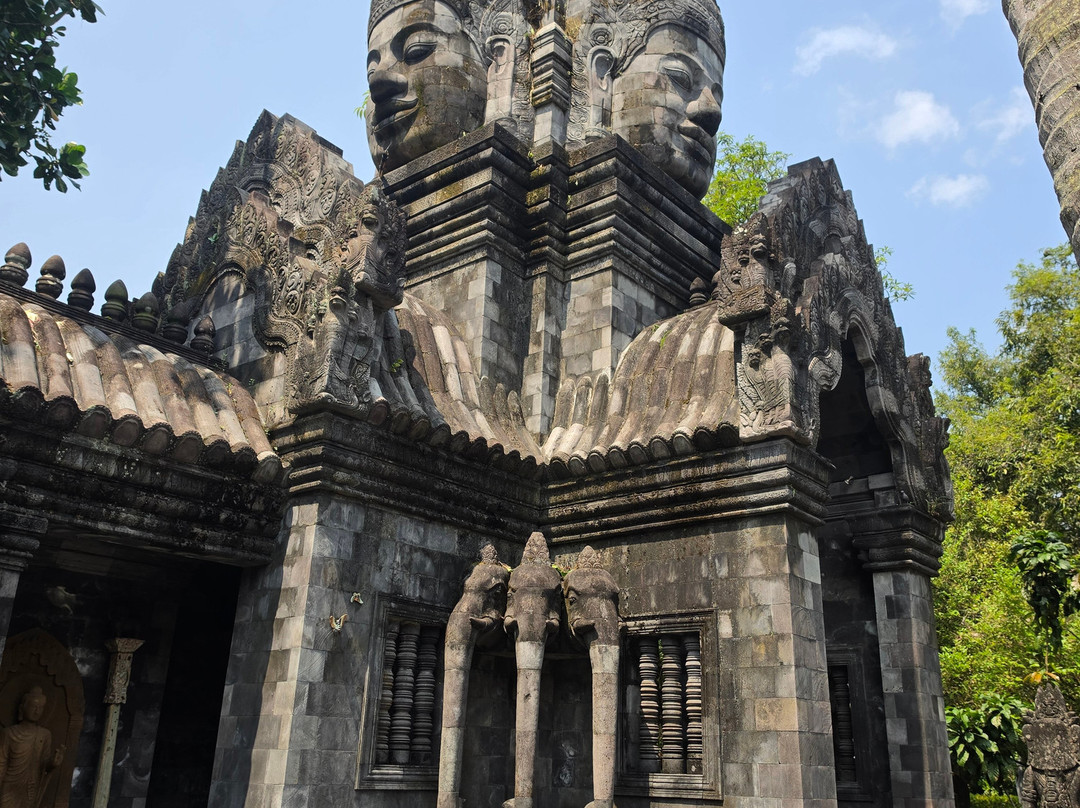Mendut Buddhist Monastery-Mungkid必去景点