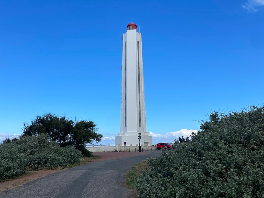 Phare de l'Armandèche-莱萨布勒多洛讷必去景点