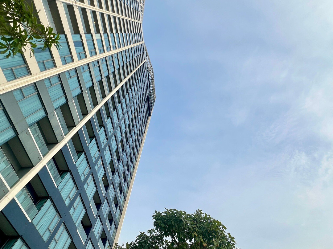 是拉差酒店及公寓主图