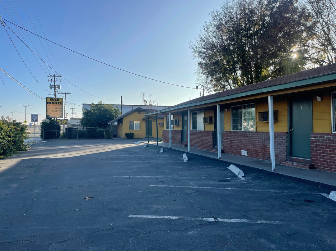 Oak Motel