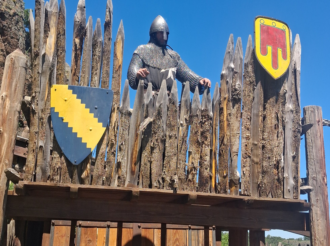 Site Troglodyte de Jonas - Forteresse médiévale et chapelle romane-Saint-Pierre-Colamine必去景点