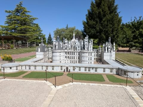 Parc Mini-Châteaux-昂布瓦斯必去景点