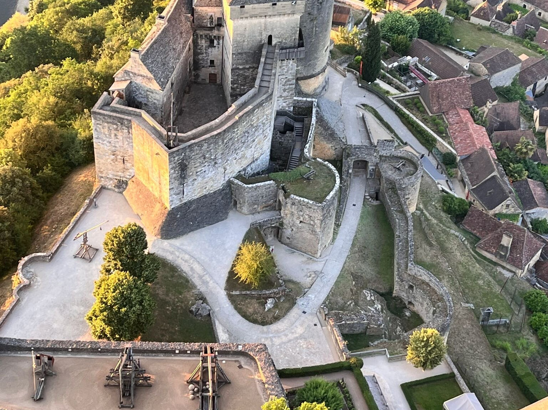 Montgolfiere et Chateaux-贝纳克和卡泽纳克必去景点