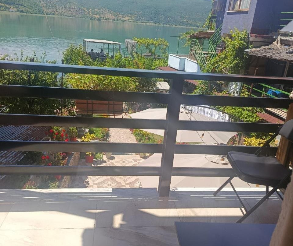 Erda Lakeside Guesthouse