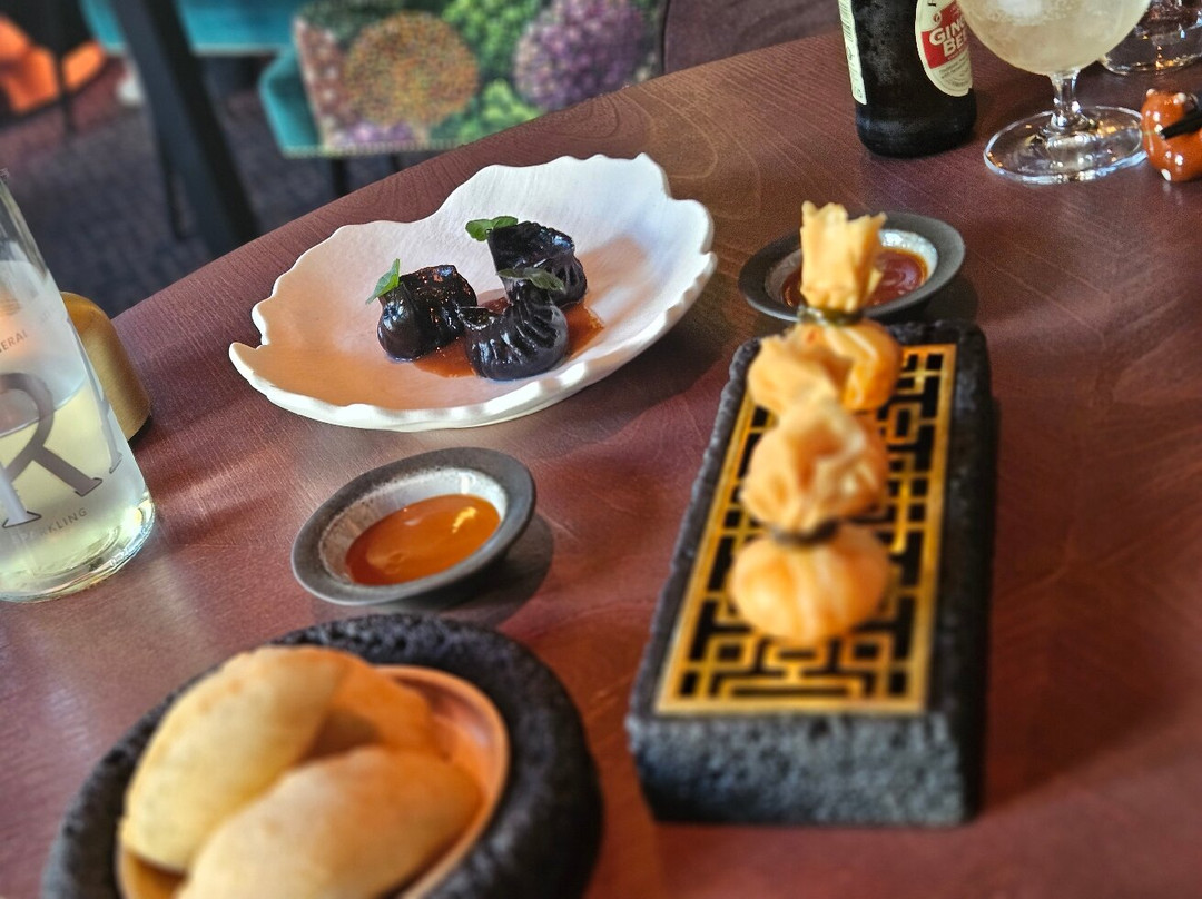Ying Ying Restaurant & Lounge