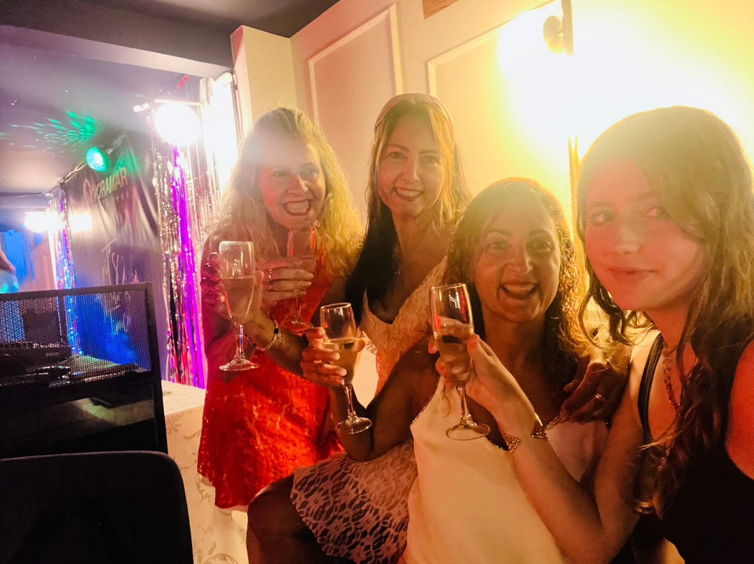 沃拉马尔酒店主图