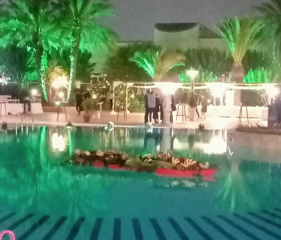 雅高奥兰湾酒店主图