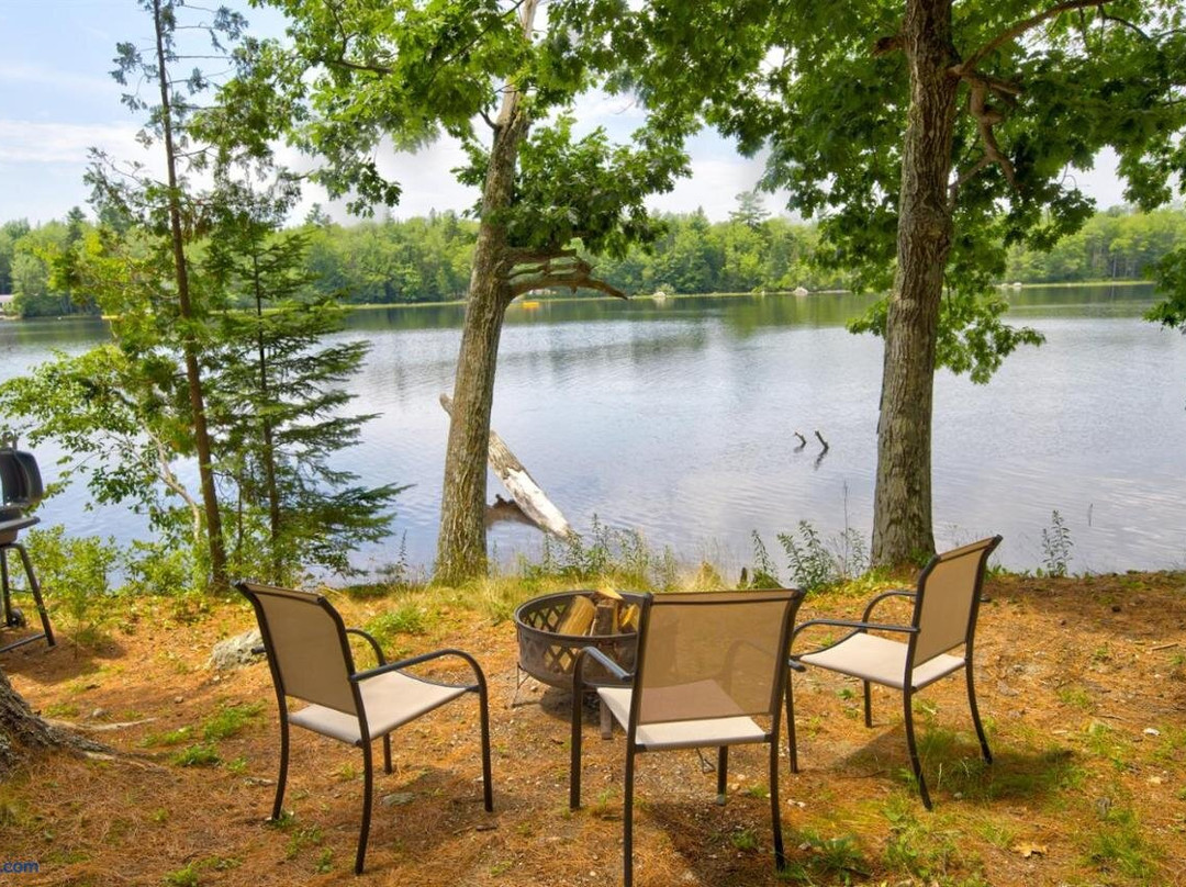 Getogether Pines Lakeside Cabin Resort