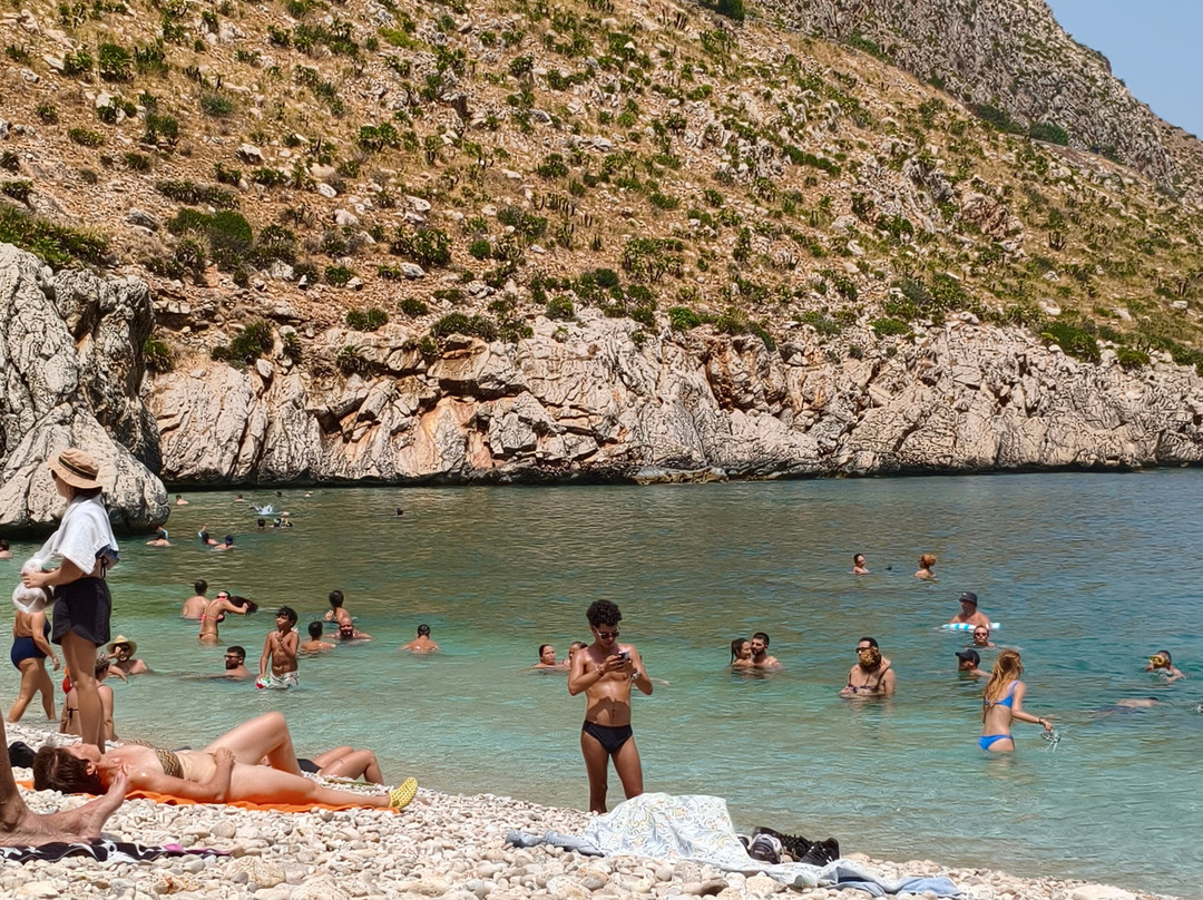 Cala Tonnarella dell'Uzzo-圣维托角必去景点