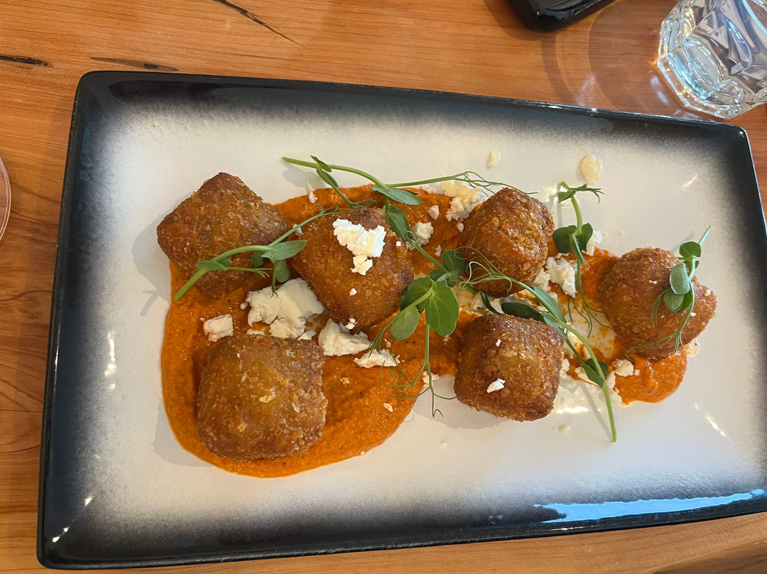 Nui Bistro