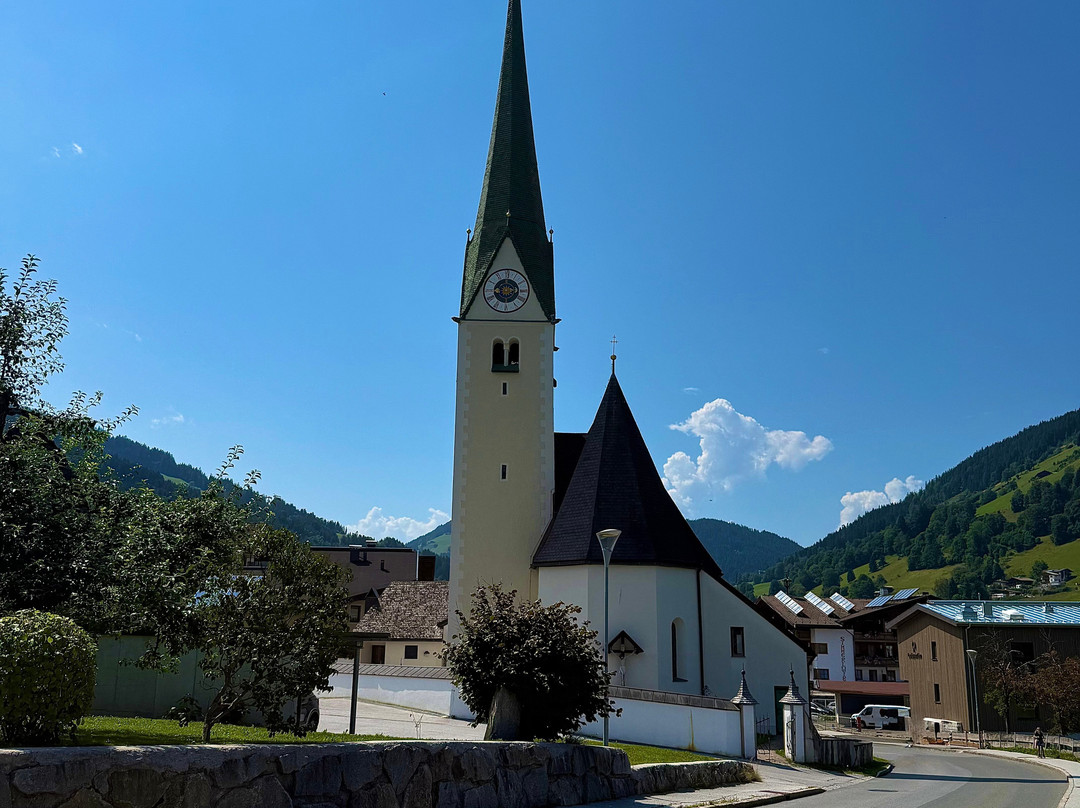St. Sixtus and Oswald Church-尼德豪必去景点