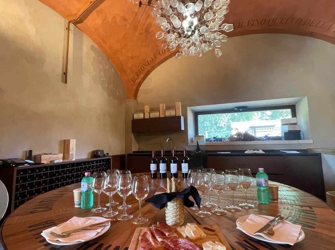 Cantina Donna Emilia-拉波拉诺泰尔梅必去景点