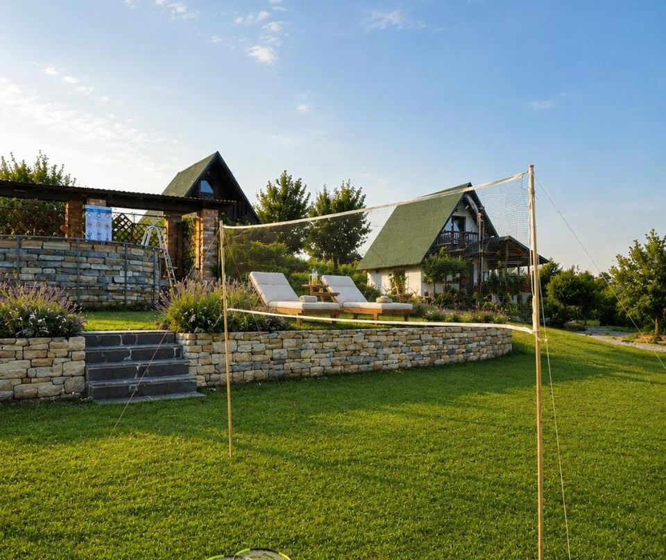 Mreznicka Idila Resort- 3 Riverside Tiny Houses with Pool&Jacuzzi