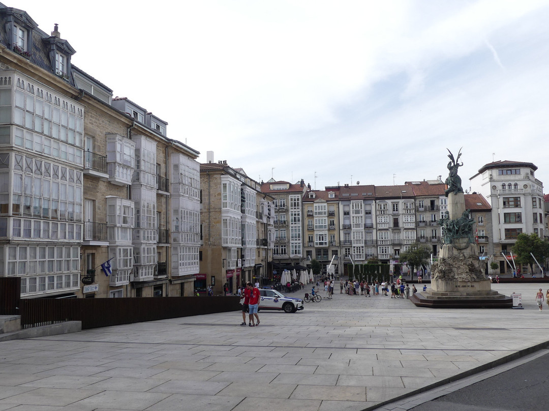 Plaza de la Virgen Blanca-维多利亚必去景点