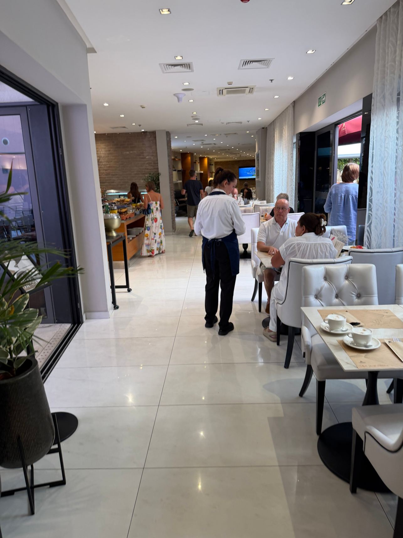 科尔纳罗酒店-旅行者