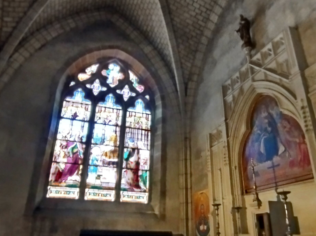 Collégiale Saint-Aubin-Guerande必去景点