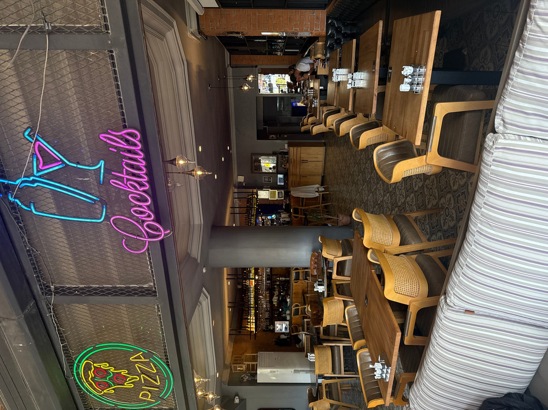 La Linda Bistro & Brasserie