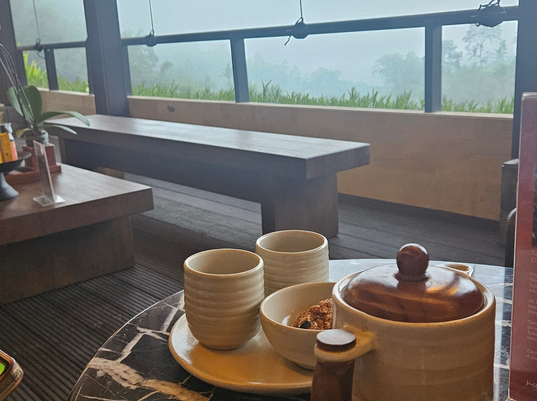 巴厘岛萨拉纳姆巴土利地鸿居酒店主图