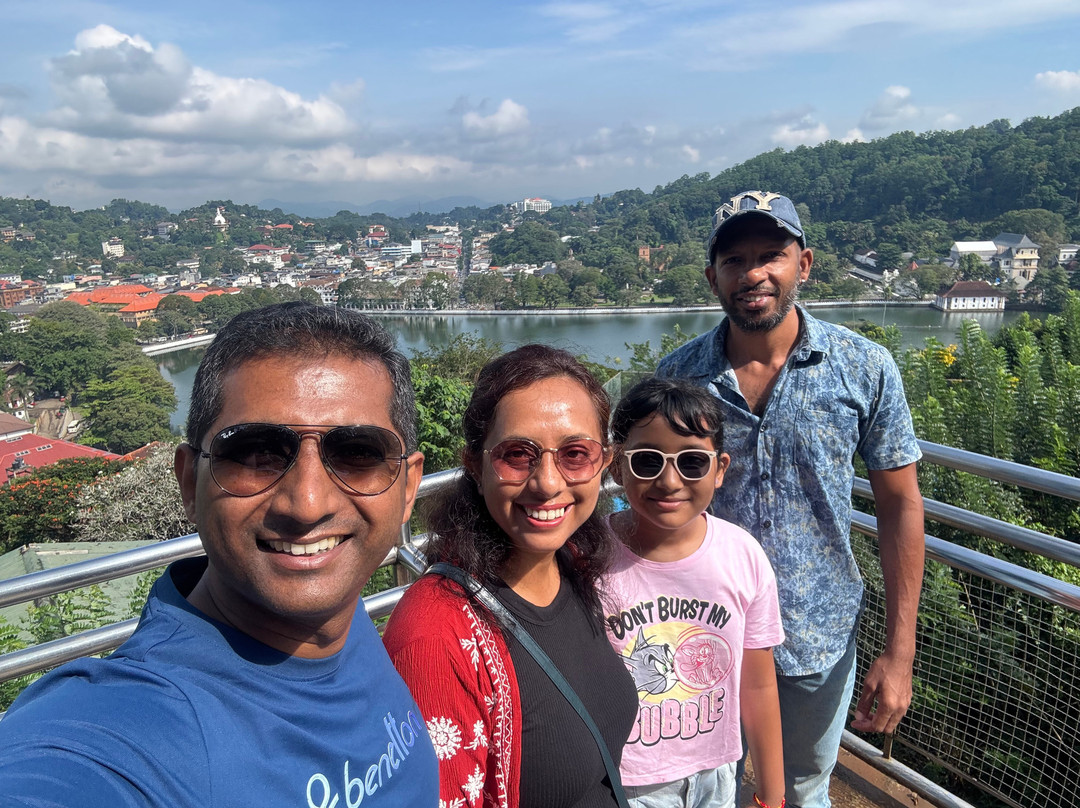 AroundCeylon Tours-Divulapitiya必去景点