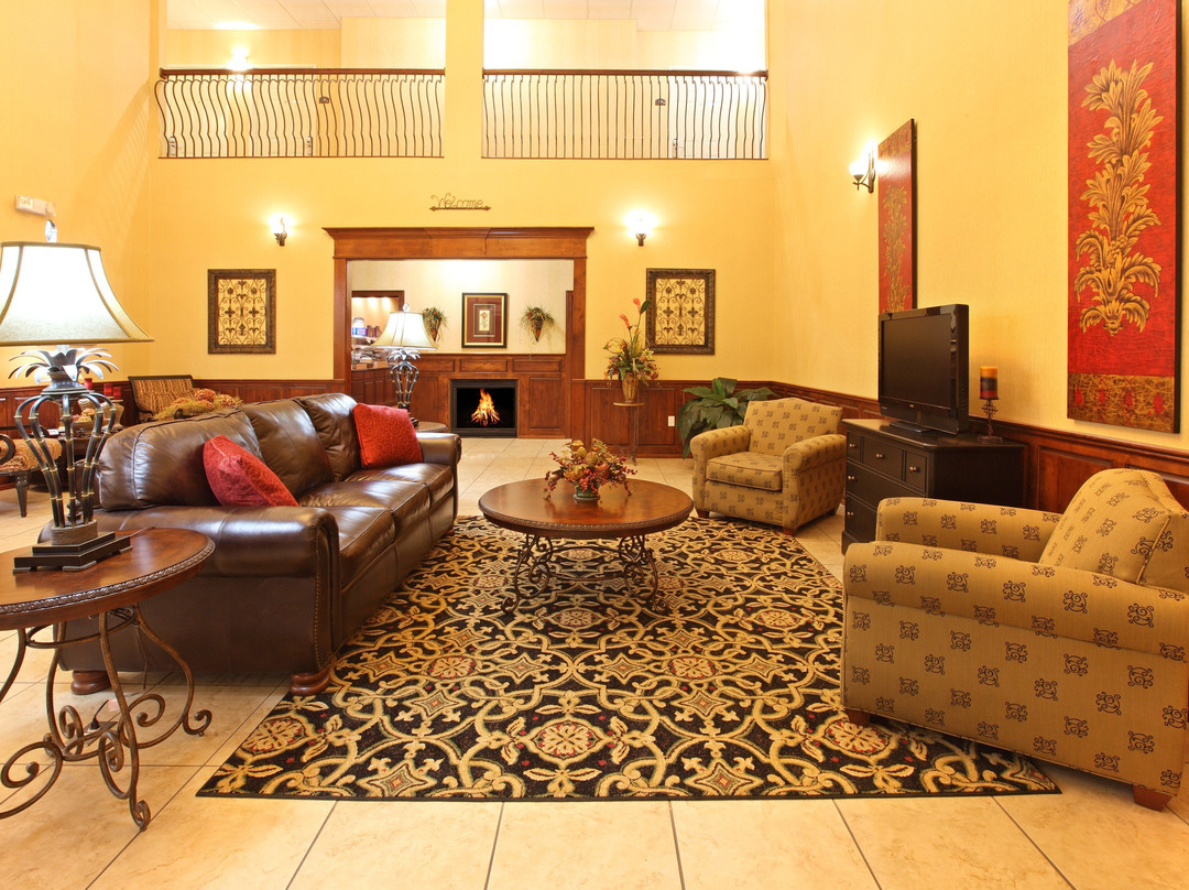 克拉克斯维尔快捷假日套房酒店主图