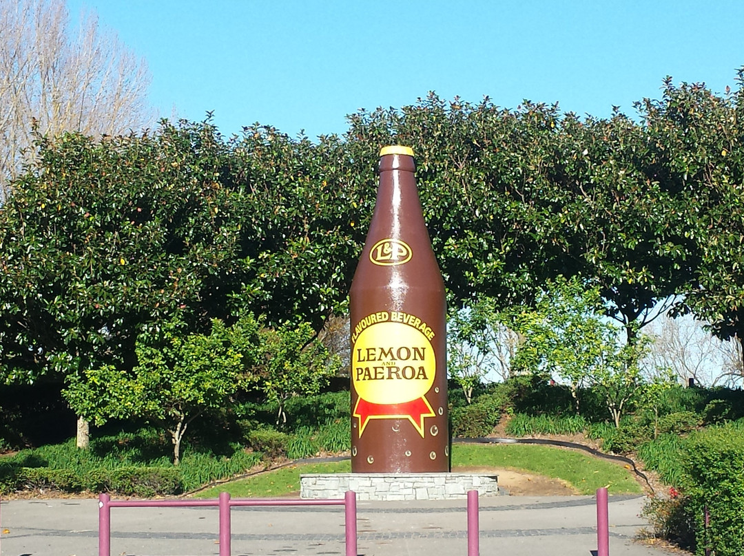 Lemon & Paeroa Bottle景点图片