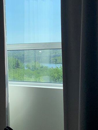 詹姆斯酒店主图