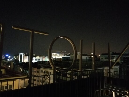 Lumen Hotel & The Lisbon Light Show-官方