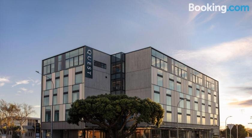 Quest Takapuna主图