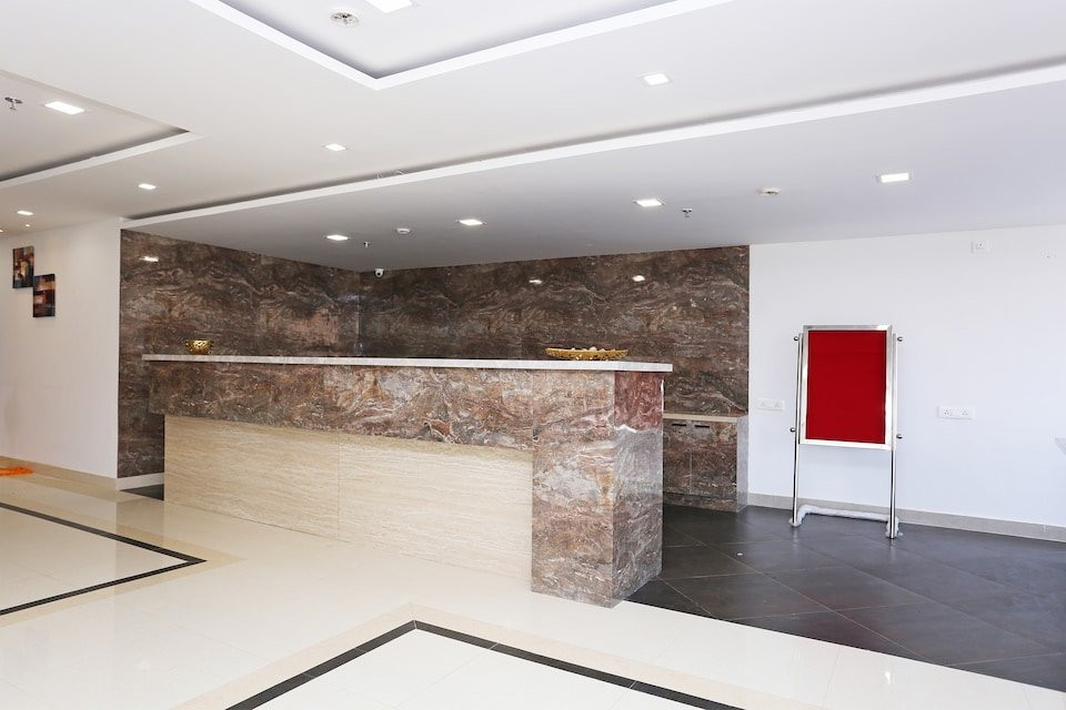 Capital O 18826 Hotel Emerald主图