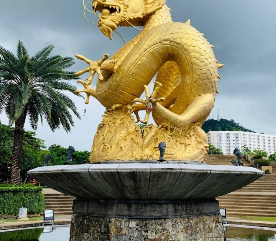 Hai Leng Ong statue (golden dragon monument)-Talat Yai必去景点
