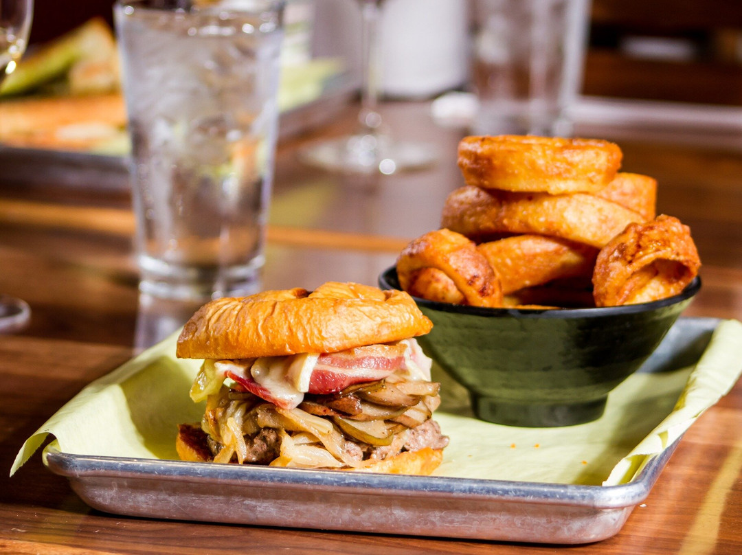 Hermosa餐馆和美食-The Gaslight Dining Saloon