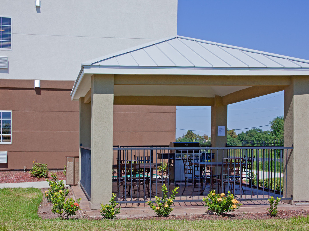 Candlewood Suites Texas City by IHG主图