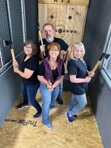 The Axe Throwing Place景点图片