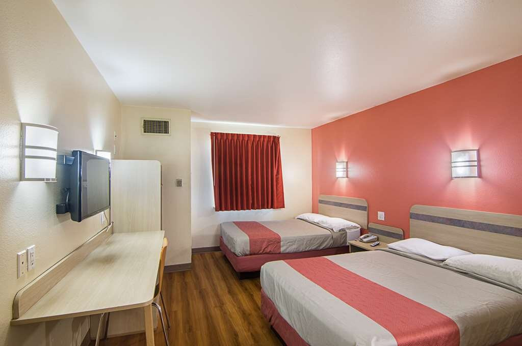 Motel 6 Terrell, TX主图