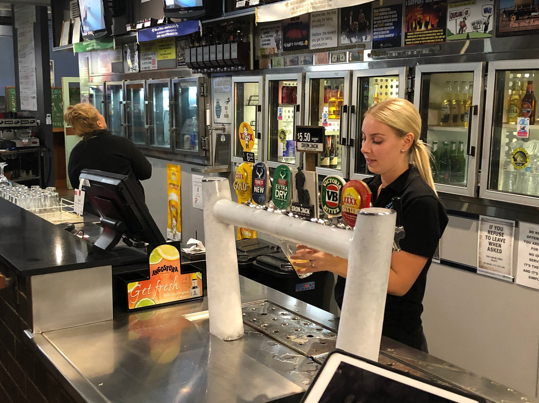 Miles餐馆和美食-The Q Hotel Miles