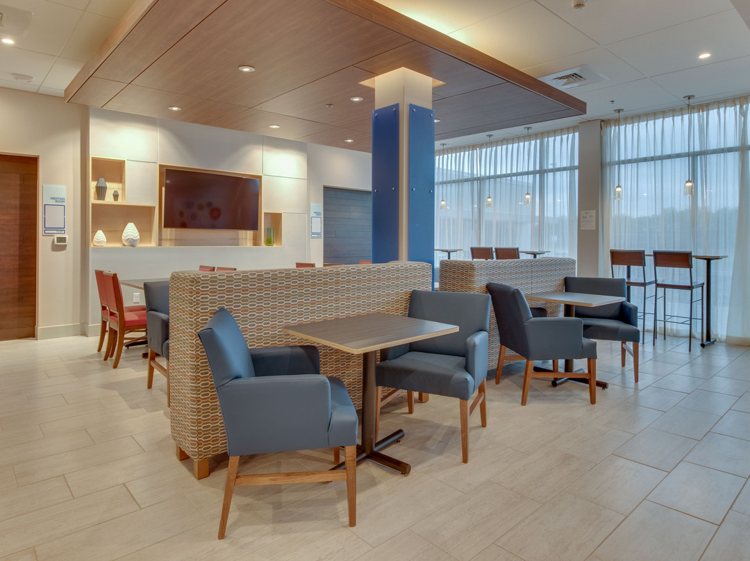 Holiday Inn Express & Suites Union City by IHG主图