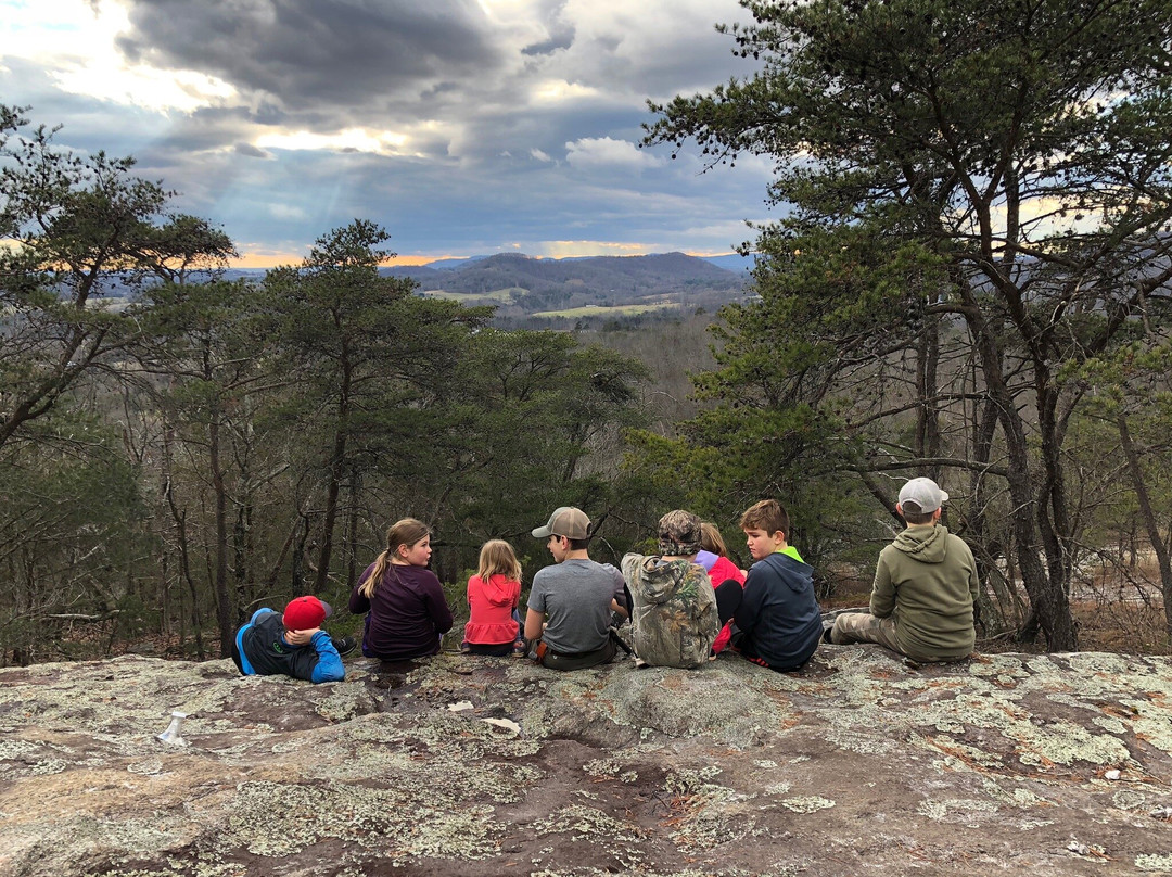 Rocky Face Mountain Recreational Area-Hiddenite必去景点