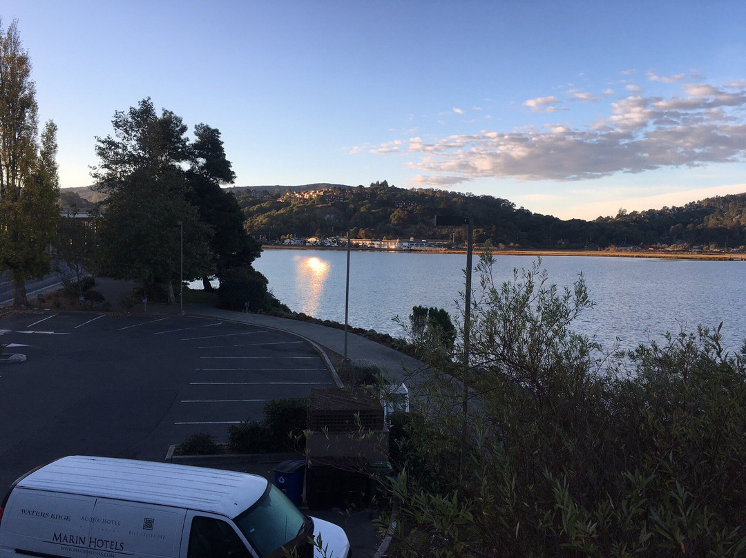 阿克瓦酒店主图