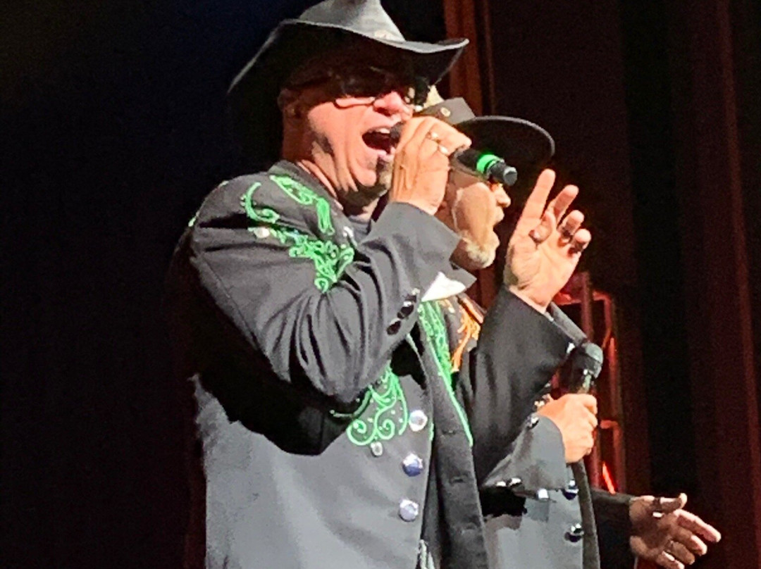 SIX-布兰森必去景点