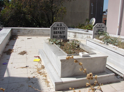 Seyyidi Sefain Sultan Türbesi