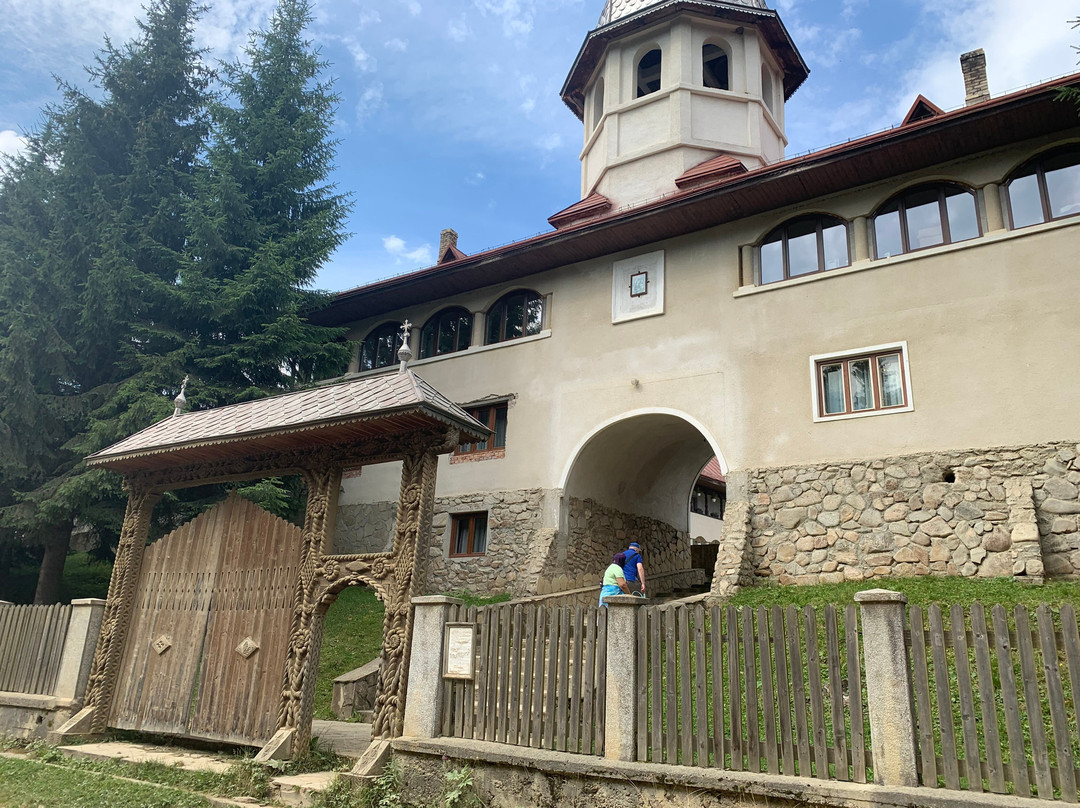 Oasa Monastery景点图片