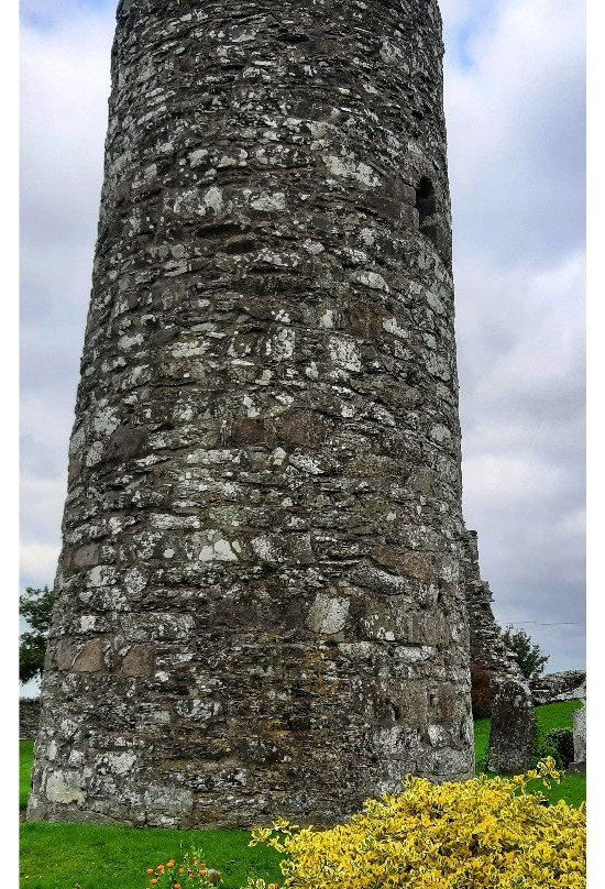 Oughterard Church and Round Tower-Straffan必去景点